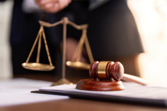 La interoperabilidad jurídica, destaca Kelsem Ricardo Rios Lima, se consolida como el eje que une registros y organismos públicos en un ecosistema más eficiente y transparente.