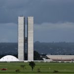 Vista do Congresso Nacional do Brasil, em Brasília, com sua arquitetura modernista.